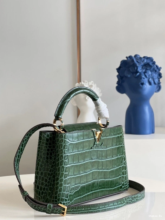 BB LOUIS CAPUCINES VUITTON 0710